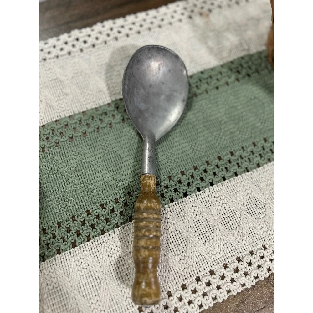 VINTAGE ICE CREAM SCOOP from the 50s/60s